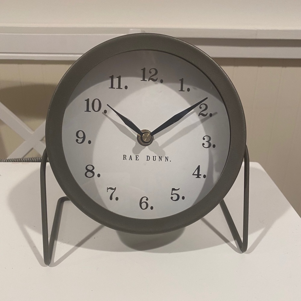 BRAND NEW RAE DUNN CLOCK